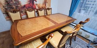 Продается большой стол-гарнитур для гостиной (стол, 8 стульев)