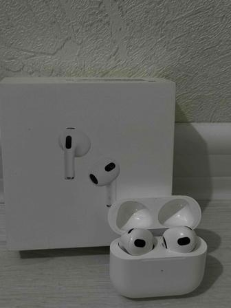 Продам Наушники Apple AirPods 3 with Lightning/Wireless Charging белый