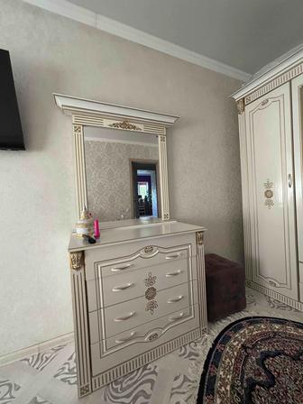 Продам шкаф, комод и тумбочки
