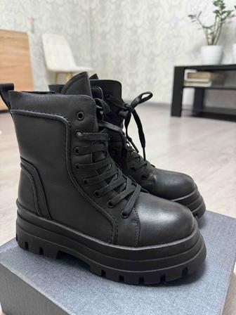 Продам зимние сапоги для девочки