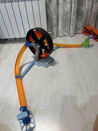 Hot wheels track