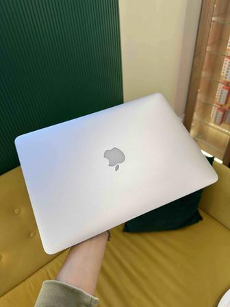 Продам MacBook Air 2013 года