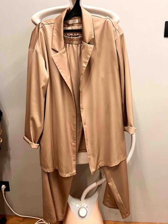 Костюм атласный