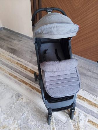 Продам прогулочную коляску