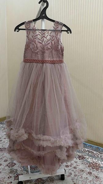 Платье нарядное для девочки, размер 140