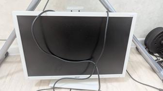 Монитор acer 1680 на 1050