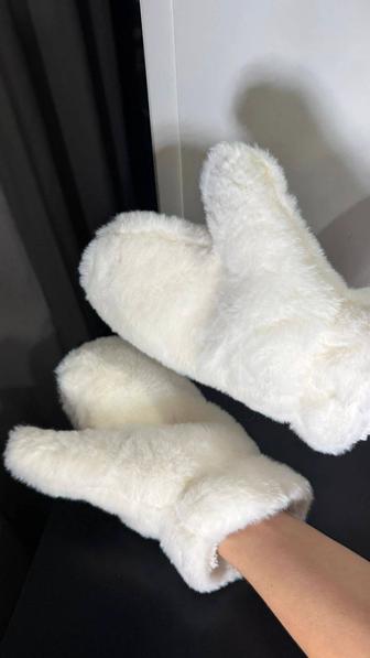 Продам зимние варежки