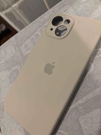 Чехол на iPhone 15