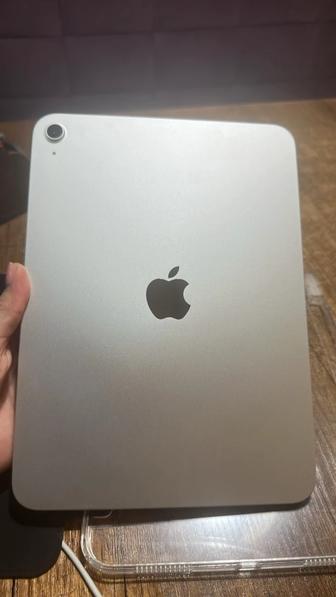 Продам Планшет Apple iPad A16 2025 11 дюйм 6 Гб/128 Гб серебристый