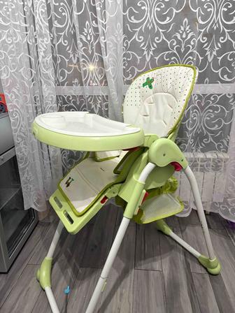Детский стульчик для кормления