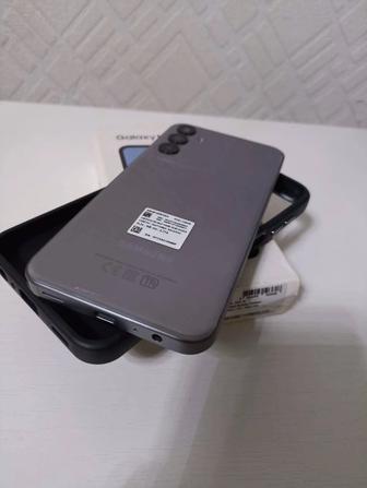 Продам телефон Samsung M15, 5G состояниe нового