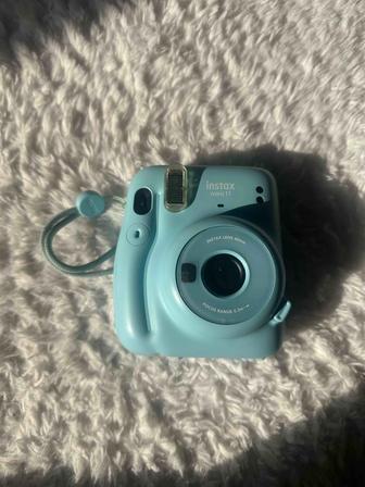 Продаю Instax mini 11