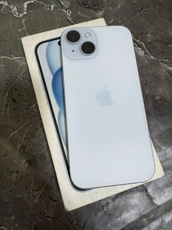 iPhone 15 128 ГБ 
 Состояние отличное 
 Аккумулятор 100% 
 Компл