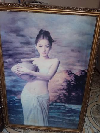 Продам картину в рамке девушка с кувшином , и кони