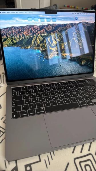 Продам срочно макбук Эйр м2