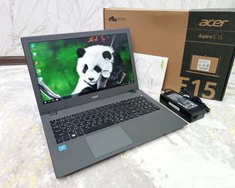 Ноутбук Acer Aspire с Документами.