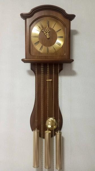 Классические настенные часы с четвертным боем