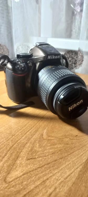 Продаю профессиональный фотоаппарат D5200 Nikon