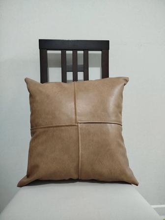 Наволочка декоративная из экокожи