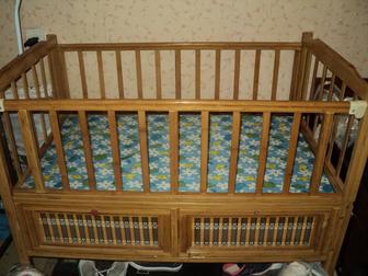 Продам детскую кроватку с люлькой