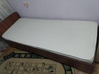 Продаю б/у кровать 80х200
