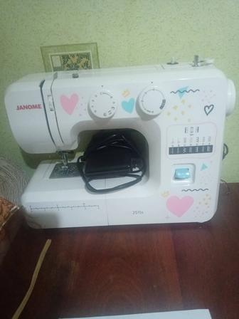 Продам швейную машину Janome 2515s