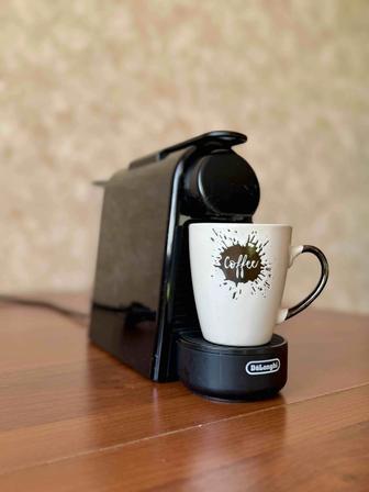 Продам кофемашину DeLonghi EN85.B (капсульная)