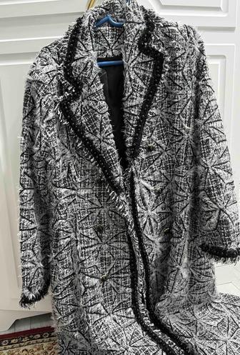 Элегантное пальто в стиле Chanel (новое)