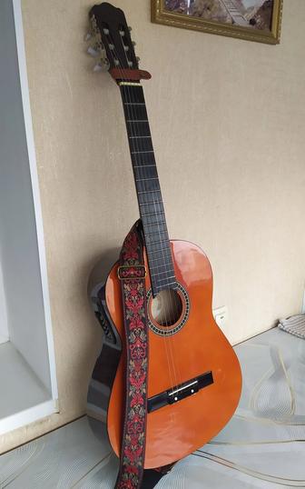 Электроакустическая гитара! Комбоусилитель! Микрофон! Блютуз система!