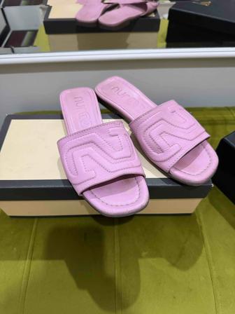 Шлепки от бренда Nursace