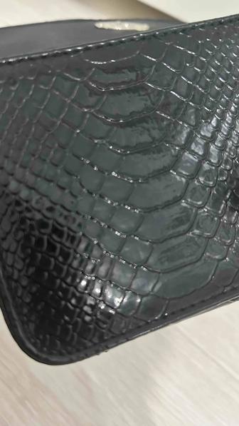 Продаю сумку клатч черного цвета от фирмы Avon