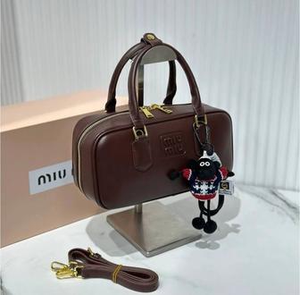 Сумка Miu Miu в фирменной подарочной коробке