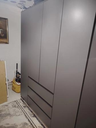 Продам большой шкаф