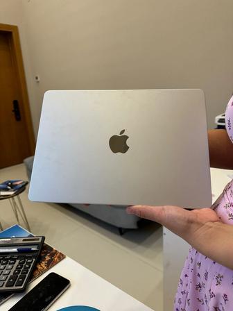 Продам MacBook m2 512