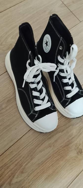 Продам женские кеды 39, новые, на узкую ногу, ни разу не надевались.