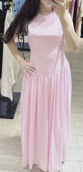 Платье розовое