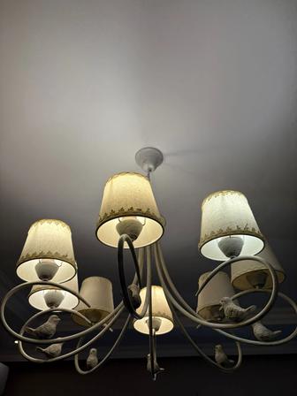 Продам люстру и 2 бра