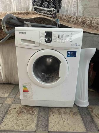 Стиральная машина работает очень хорошо, оригинал, 4кг