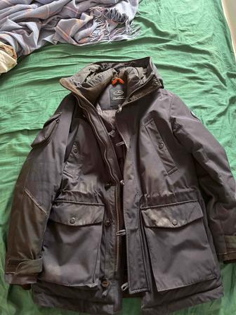 Продаю зимнюю куртку за 10000