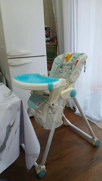 Детский стульчик для кормления