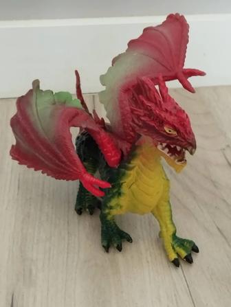 Продам игрушку дракон.