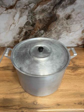 Алюминиевая кастрюля