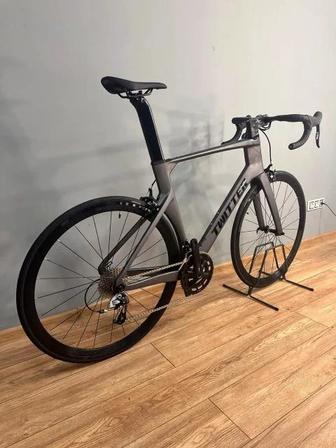 Велосипед шоссейный карбоновый