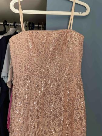Вечернее платье бренда BCBG