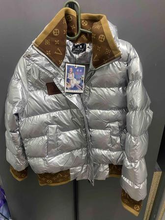 Продам жен зимнюю новую куртку