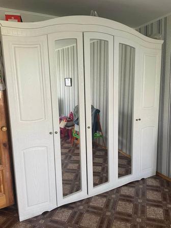 Продам шкаф 5ти дверный венера 5д