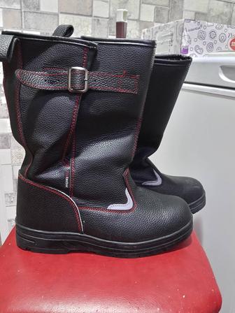 Сапоги рабочие новые