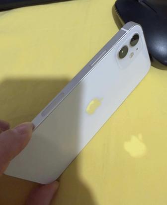 продам Айфон 12 белый 128 гб