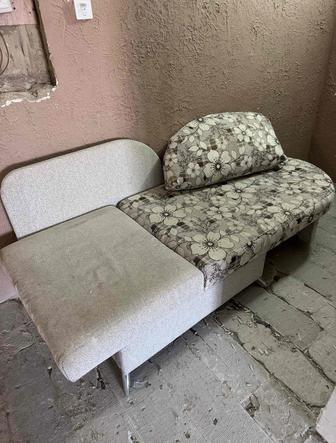 Отдам даром диван