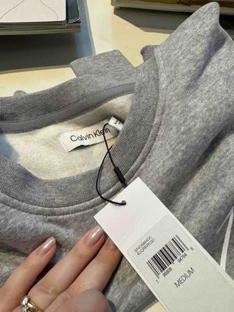 Продам кофту Calvin Klein